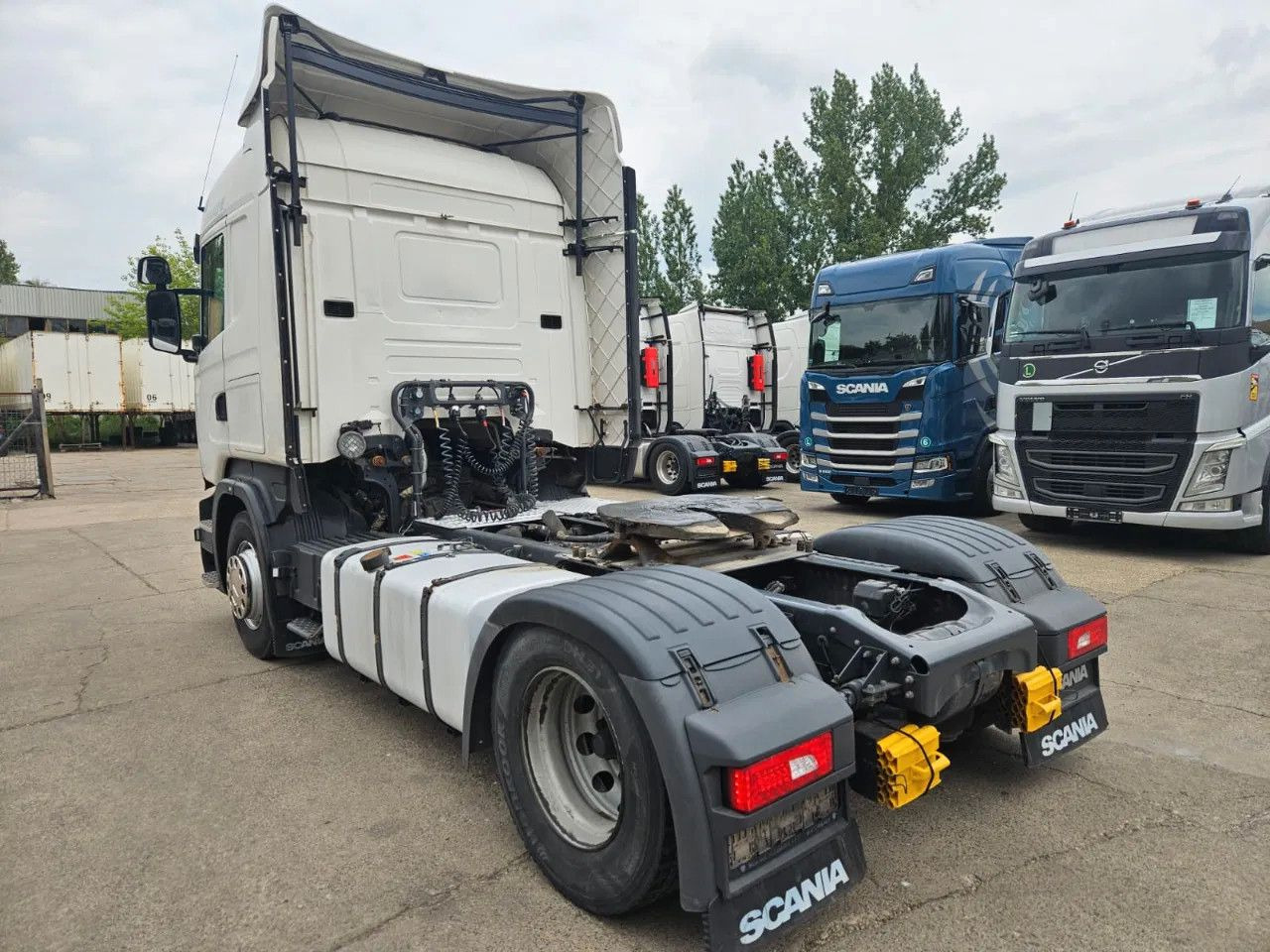Scania R450 Hydraulics, HighLine, Standklima 2 units - Trekker: afbeelding 4 Scania R450 Hydraulics, HighLine, Standklima 2 units - Trekker: afbeelding 4