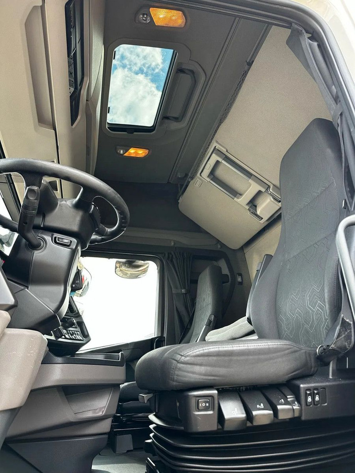 Scania S450 Standard, Full Spoiler, StandKlima, Retarde - Trekker: afbeelding 5 Scania S450 Standard, Full Spoiler, StandKlima, Retarde - Trekker: afbeelding 5