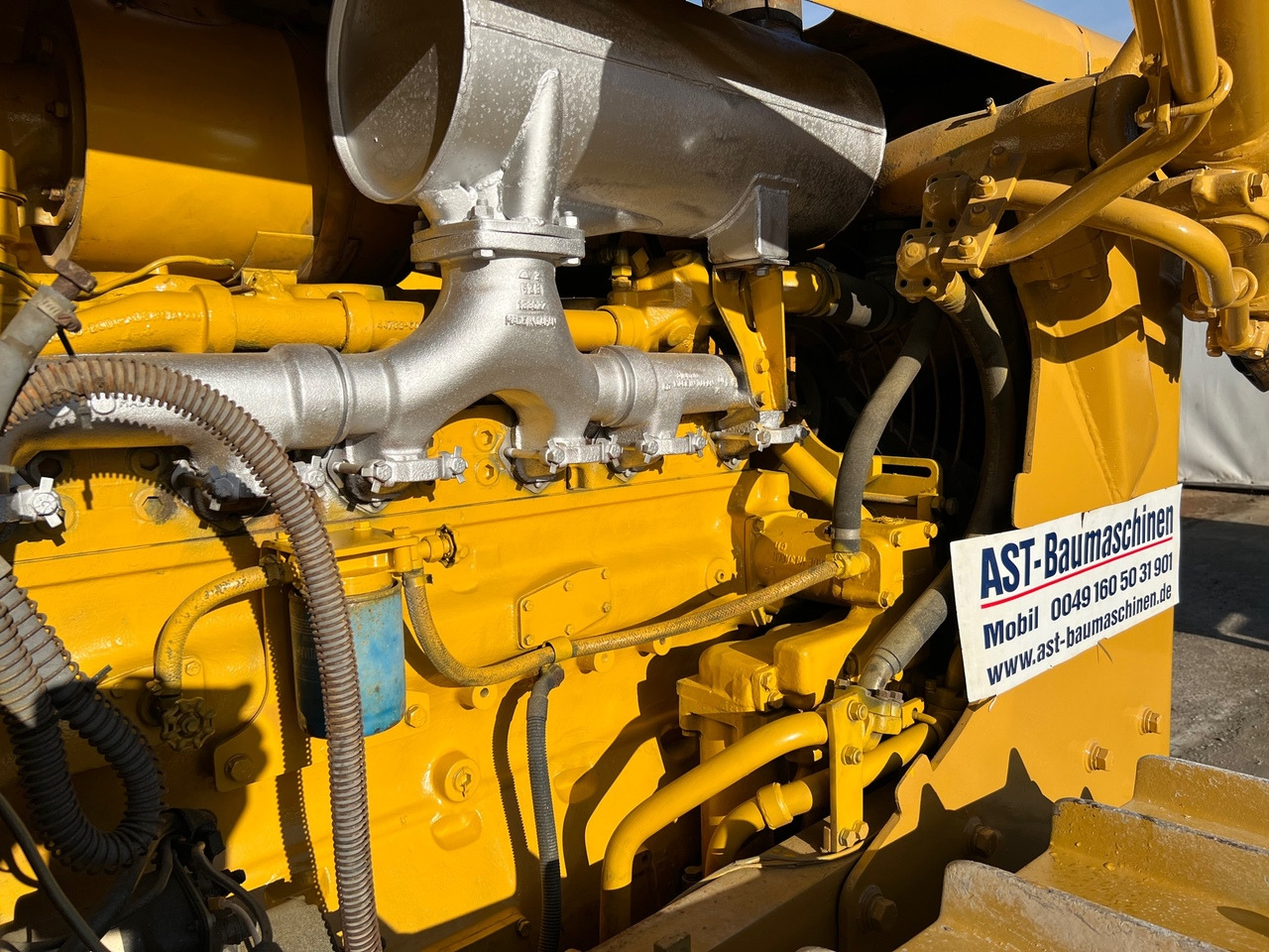 KOMATSU D65-E - Bulldozer: afbeelding 5 KOMATSU D65-E - Bulldozer: afbeelding 5