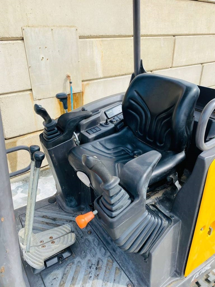 Minigraafmachine Volvo EC 18 C: afbeelding 7 Minigraafmachine Volvo EC 18 C: afbeelding 7