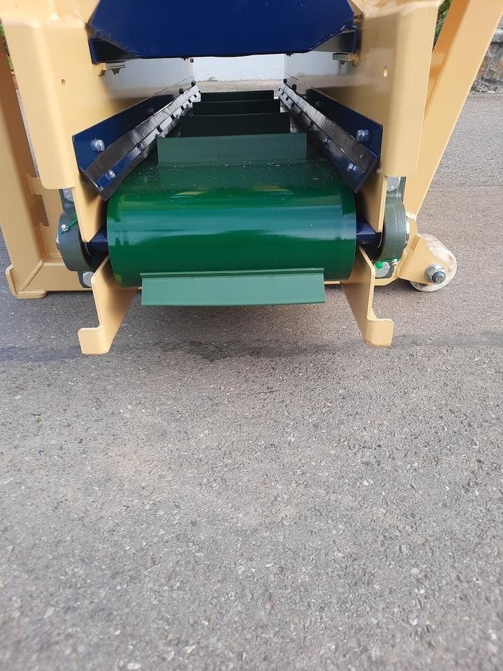 Liegeboxen Einstreugerät Futterverteilgerät Hoflader Radlader Cat - Veeteelt materiaal: afbeelding 5 Liegeboxen Einstreugerät Futterverteilgerät Hoflader Radlader Cat - Veeteelt materiaal: afbeelding 5