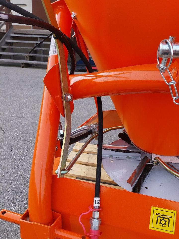 Salzstreuer 200l-500l Sand Splitt Schlepper Traktor Winterdienst - Zout/ Zandstrooier: afbeelding 3 Salzstreuer 200l-500l Sand Splitt Schlepper Traktor Winterdienst - Zout/ Zandstrooier: afbeelding 3