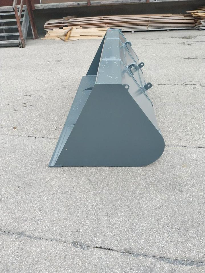 Schaufel 2,4m Euro Volumen Schlepper Frontladerschaufel Fendt - Voorladerbak: afbeelding 5 Schaufel 2,4m Euro Volumen Schlepper Frontladerschaufel Fendt - Voorladerbak: afbeelding 5