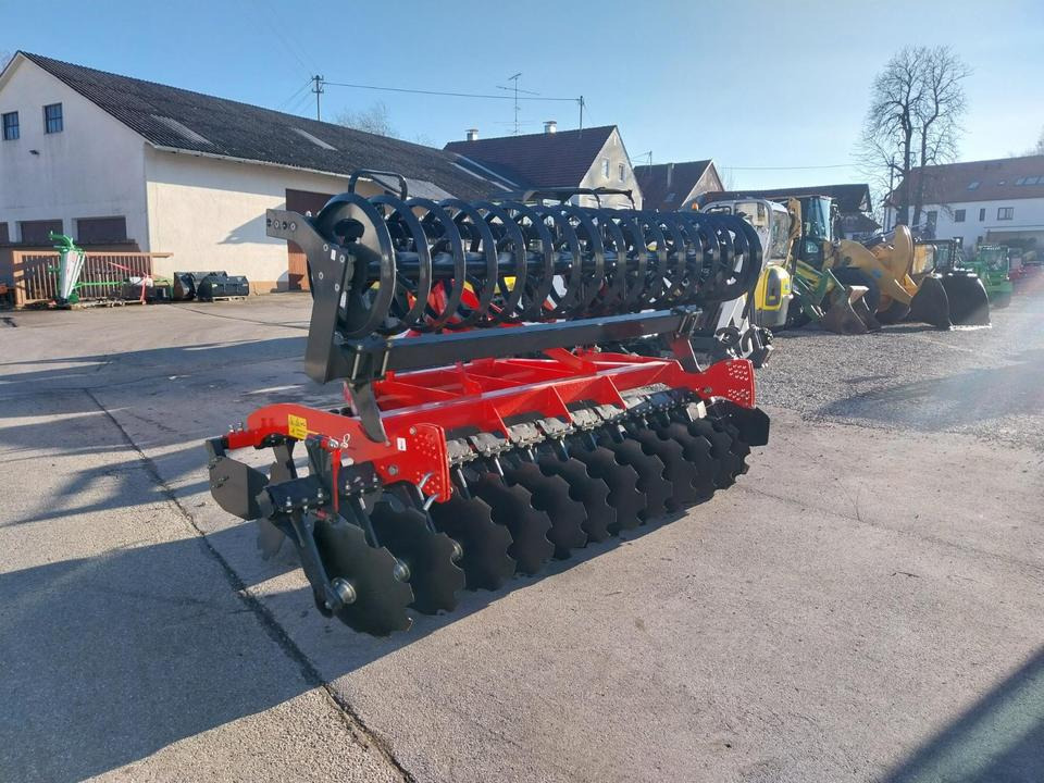 Scheibenegge 3m Scheibengrubber Kurzscheibenegge Grubber - Schijveneg: afbeelding 3 Scheibenegge 3m Scheibengrubber Kurzscheibenegge Grubber - Schijveneg: afbeelding 3