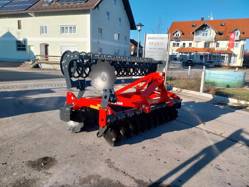 Scheibenegge 3m Scheibengrubber Kurzscheibenegge Grubber - Schijveneg: afbeelding 1 Scheibenegge 3m Scheibengrubber Kurzscheibenegge Grubber - Schijveneg: afbeelding 1