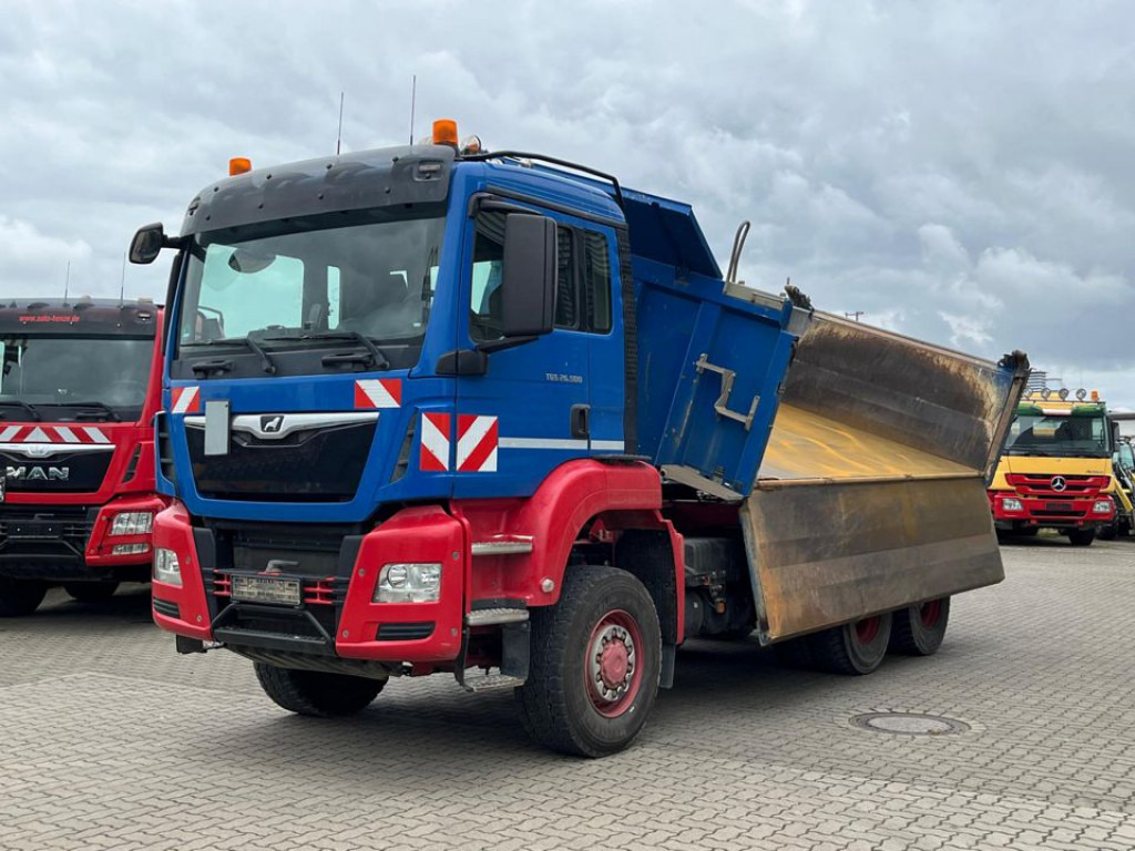 MAN TG-S 26.500 6x6 BB 3-Achs Allradkipper Bordmatik - Kipper vrachtwagen: afbeelding 1 MAN TG-S 26.500 6x6 BB 3-Achs Allradkipper Bordmatik - Kipper vrachtwagen: afbeelding 1