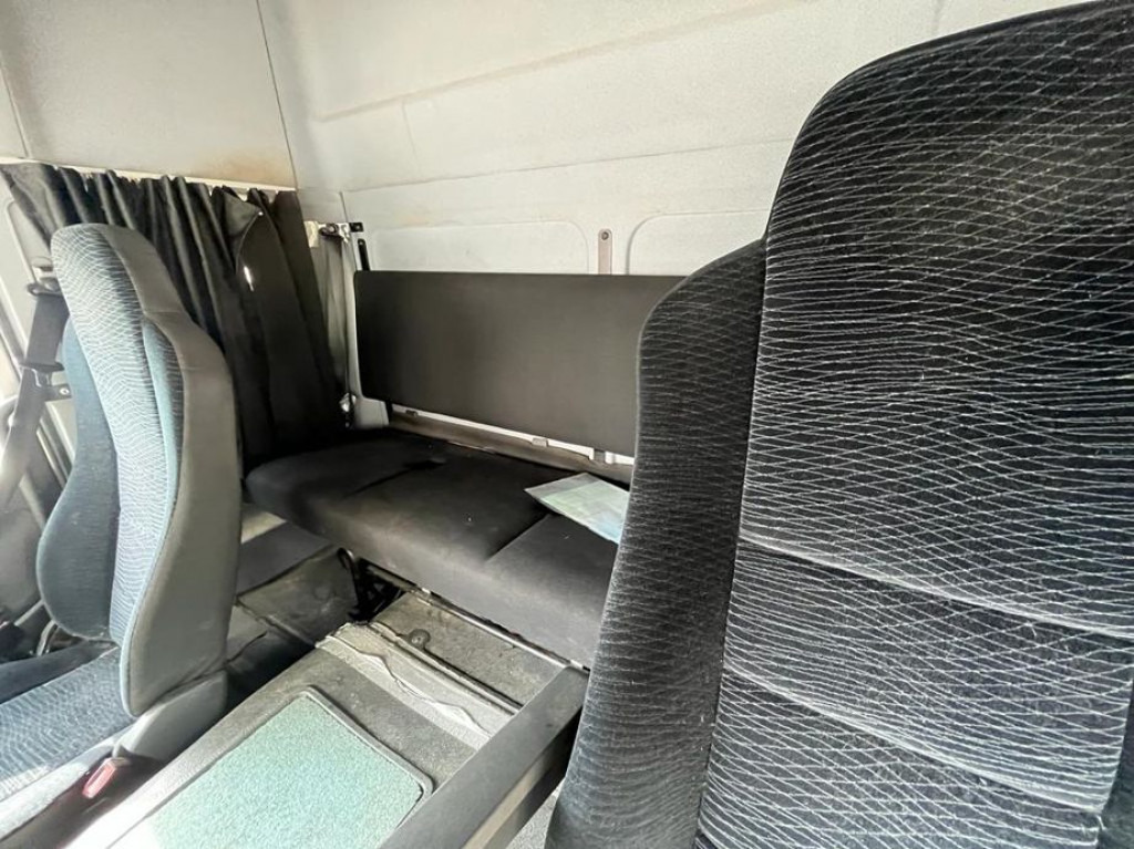 MERCEDES-BENZ Atego 818 L Möbelkoffer LBW Möbelkoffer gr.Fhs+Sitzreihe - Bestelwagen gesloten laadbak: afbeelding 3 MERCEDES-BENZ Atego 818 L Möbelkoffer LBW Möbelkoffer gr.Fhs+Sitzreihe - Bestelwagen gesloten laadbak: afbeelding 3