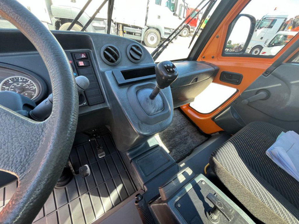 MULTICAR FUMO M30 Saug + Spülwagen - Vacuümwagen: afbeelding 4 MULTICAR FUMO M30 Saug + Spülwagen - Vacuümwagen: afbeelding 4