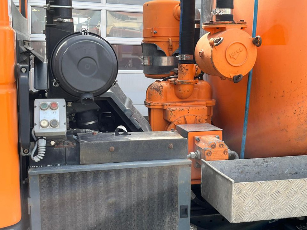 MULTICAR FUMO M30 Saug + Spülwagen - Vacuümwagen: afbeelding 2 MULTICAR FUMO M30 Saug + Spülwagen - Vacuümwagen: afbeelding 2