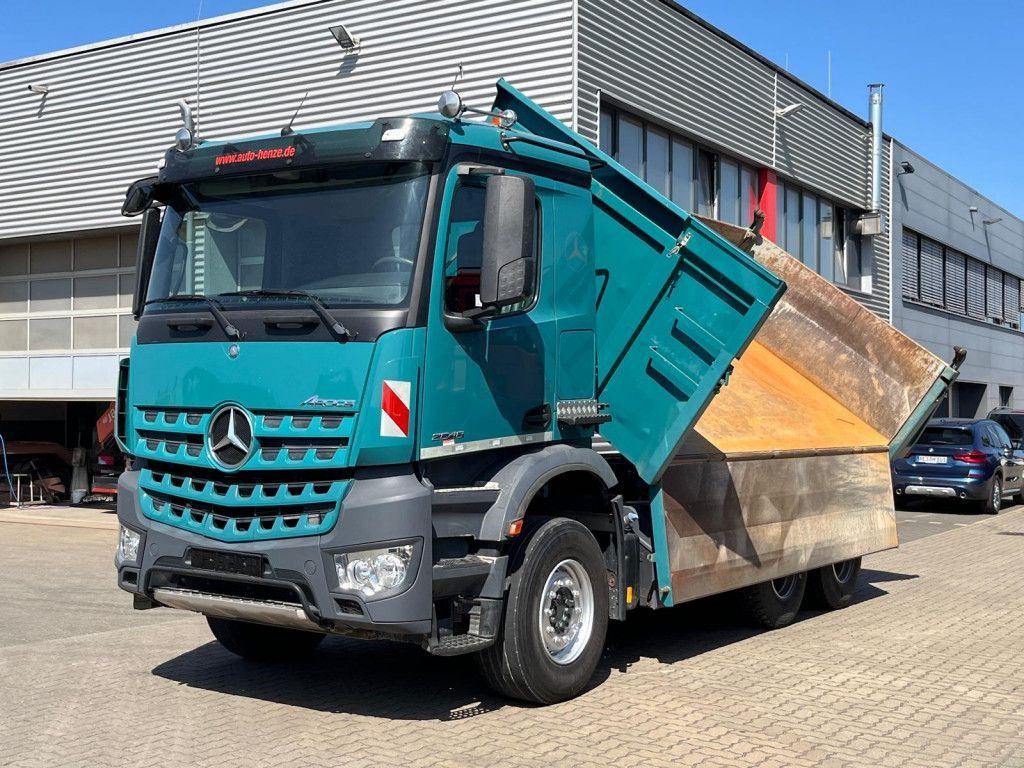 Mercedes-Benz Arocs 2648 6x4 3-Achs Kipper Bordmatik - Kipper vrachtwagen: afbeelding 1 Mercedes-Benz Arocs 2648 6x4 3-Achs Kipper Bordmatik - Kipper vrachtwagen: afbeelding 1