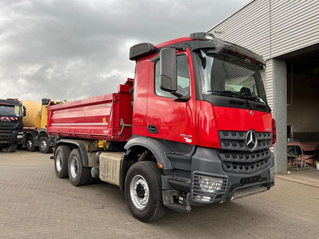 Mercedes-Benz Arocs 2648 6x4 3-Achs Kipper Bordmatik - Kipper vrachtwagen: afbeelding 2 Mercedes-Benz Arocs 2648 6x4 3-Achs Kipper Bordmatik - Kipper vrachtwagen: afbeelding 2