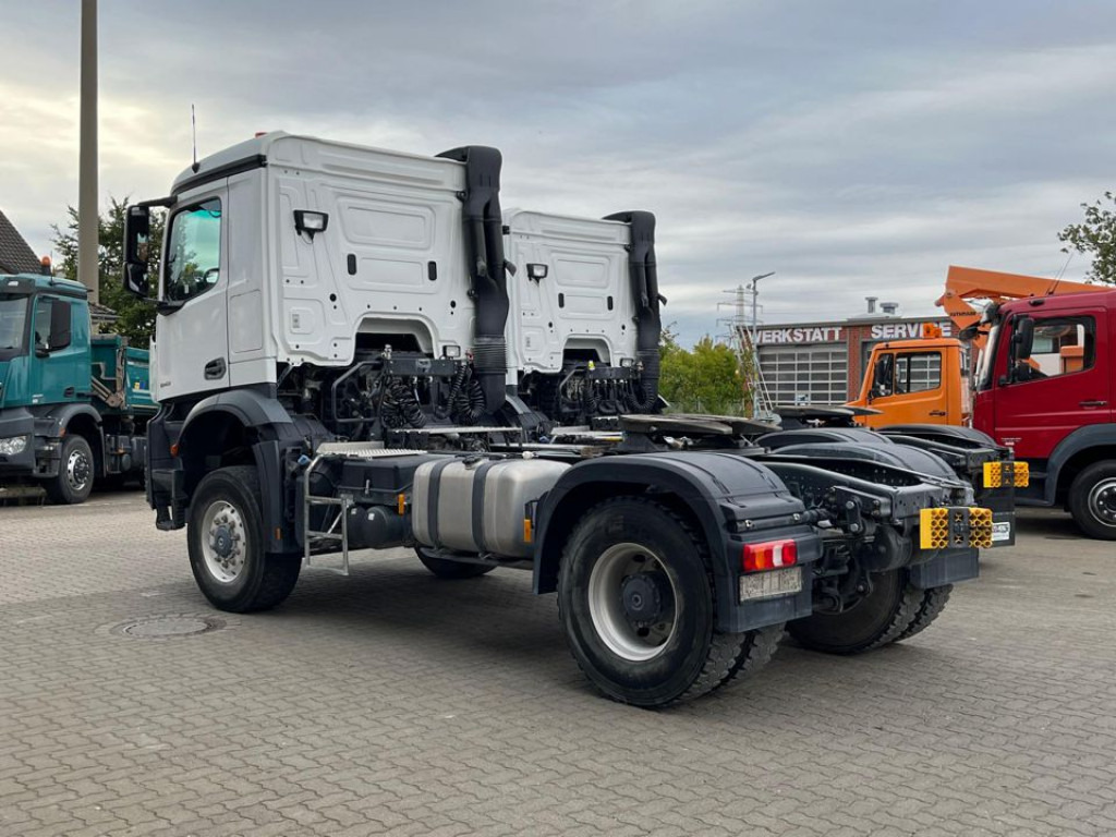 MERCEDES-BENZ Arocs 2043 AS 4x4 SZM nur 133TKM ! Kipphydraulik - Trekker: afbeelding 4 MERCEDES-BENZ Arocs 2043 AS 4x4 SZM nur 133TKM ! Kipphydraulik - Trekker: afbeelding 4