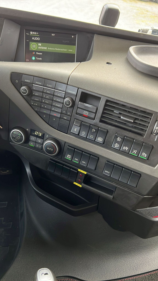 VOLVO (S) Truck FH 500 6x2 Abrollkipper Funkfernbedienung - Haakarmsysteem vrachtwagen: afbeelding 5 VOLVO (S) Truck FH 500 6x2 Abrollkipper Funkfernbedienung - Haakarmsysteem vrachtwagen: afbeelding 5