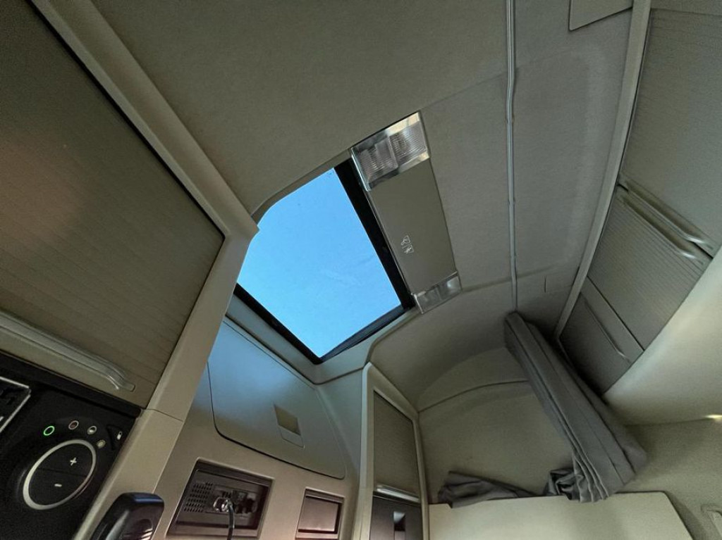 VOLVO (S) Truck FH 500 6x2 Abrollkipper Funkfernbedienung - Haakarmsysteem vrachtwagen: afbeelding 2 VOLVO (S) Truck FH 500 6x2 Abrollkipper Funkfernbedienung - Haakarmsysteem vrachtwagen: afbeelding 2