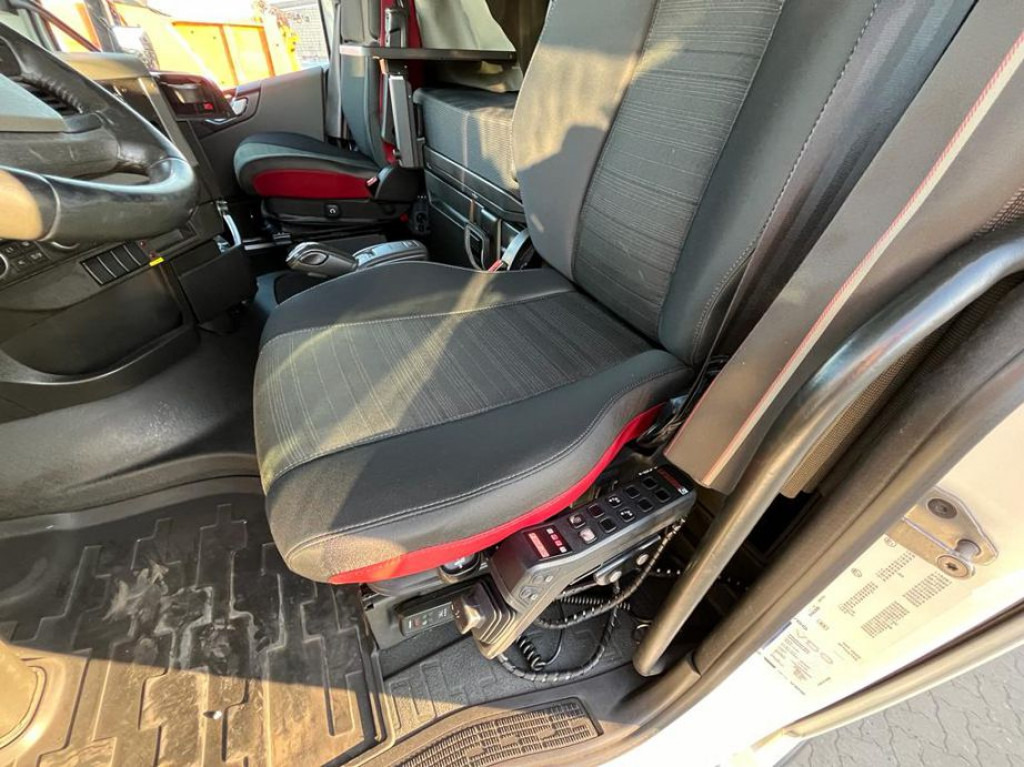 VOLVO (S) Truck FH 500 6x2 Abrollkipper Funkfernbedienung - Haakarmsysteem vrachtwagen: afbeelding 4 VOLVO (S) Truck FH 500 6x2 Abrollkipper Funkfernbedienung - Haakarmsysteem vrachtwagen: afbeelding 4