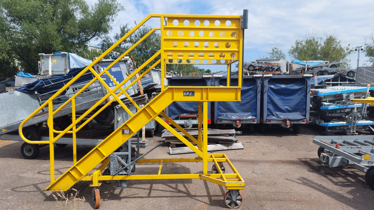 Maintenance Stairs SPS OT-7 - Passagierstrap: afbeelding 1 Maintenance Stairs SPS OT-7 - Passagierstrap: afbeelding 1
