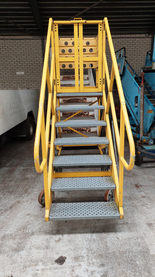Maintenance Stairs SPS OT-7 - Passagierstrap: afbeelding 3 Maintenance Stairs SPS OT-7 - Passagierstrap: afbeelding 3