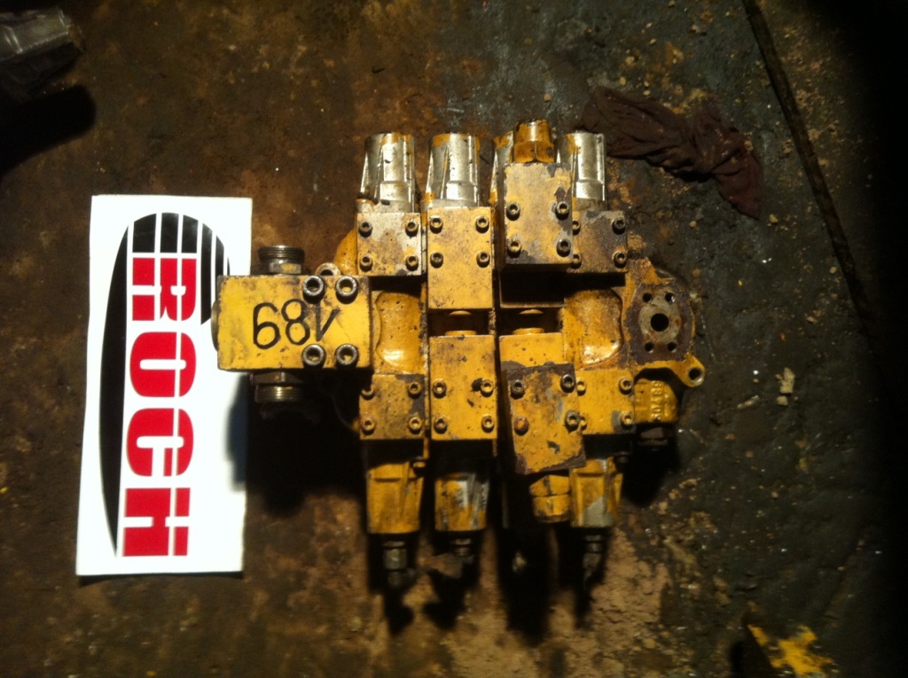 LINDE 604 897 - 4 SEKCYJNY - Hydraulisch ventiel voor Bouwmachine: afbeelding 1 LINDE 604 897 - 4 SEKCYJNY - Hydraulisch ventiel voor Bouwmachine: afbeelding 1