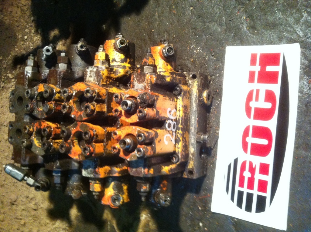 LINDE 669675011570 VW18 5610 + VW25 5601 + 669B11 5601 - 4 SEKCYJNY - Hydraulisch ventiel voor Bouwmachine: afbeelding 1 LINDE 669675011570 VW18 5610 + VW25 5601 + 669B11 5601 - 4 SEKCYJNY - Hydraulisch ventiel voor Bouwmachine: afbeelding 1