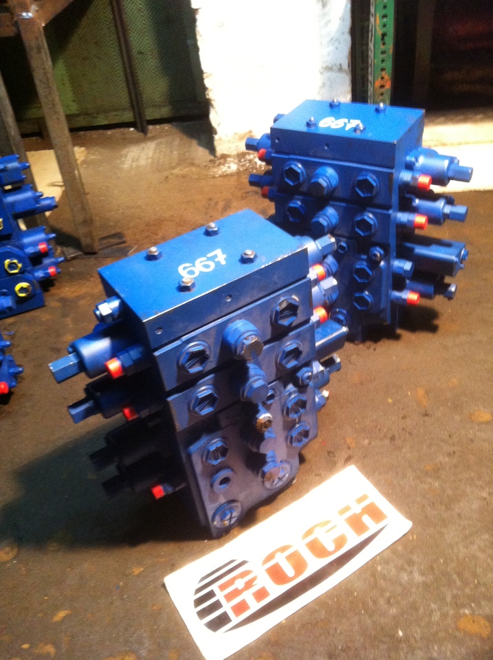 REXROTH M6-1188-00/4M6-22M2J - 4 SEKCYJNY+ 2HV50 87450852 600927D - Hydraulisch ventiel voor Bouwmachine: afbeelding 1 REXROTH M6-1188-00/4M6-22M2J - 4 SEKCYJNY+ 2HV50 87450852 600927D - Hydraulisch ventiel voor Bouwmachine: afbeelding 1