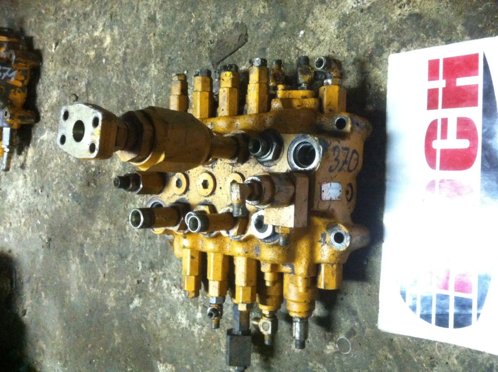 SHIBAURA U22Z7B25T6D-62 - 4 SEKCYJNY - Hydraulisch ventiel voor Bouwmachine: afbeelding 1 SHIBAURA U22Z7B25T6D-62 - 4 SEKCYJNY - Hydraulisch ventiel voor Bouwmachine: afbeelding 1