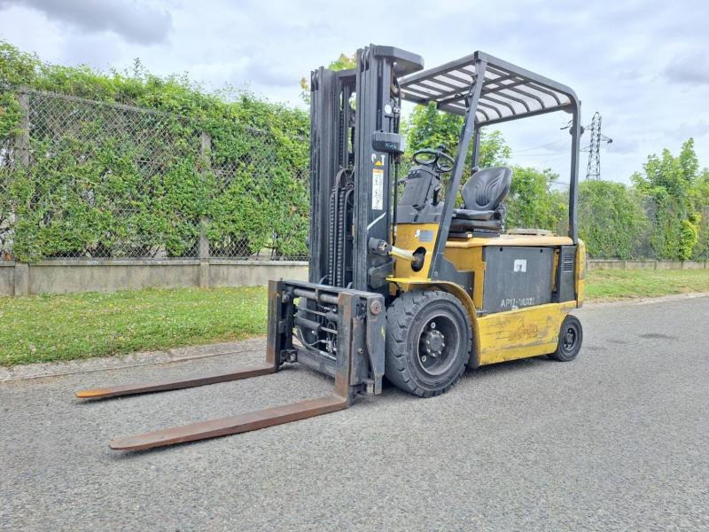 Caterpillar EP30K - Elektrische heftruck: afbeelding 1 Caterpillar EP30K - Elektrische heftruck: afbeelding 1