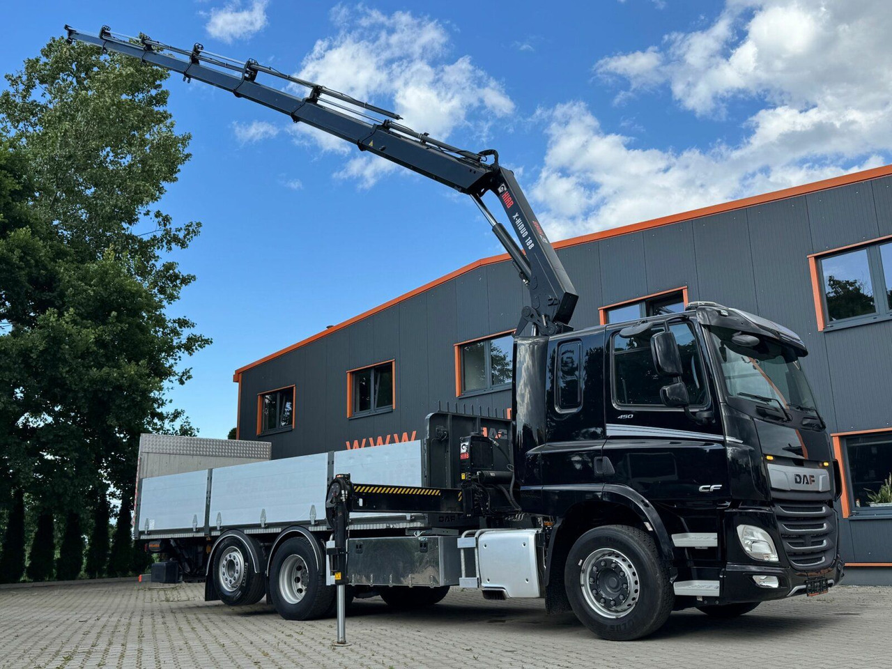DAF CF 450 FAN 6x2 Pritsche mit Kran HIAB 188 E-6 - Vrachtwagen met open laadbak, Kraanwagen: afbeelding 1 DAF CF 450 FAN 6x2 Pritsche mit Kran HIAB 188 E-6 - Vrachtwagen met open laadbak, Kraanwagen: afbeelding 1