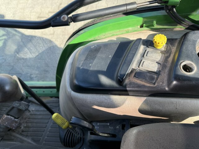 John Deere 3520 Kommunaltrak. Frontkraftheber Kuppeldreieck - Gemeentelijke tractor: afbeelding 5 John Deere 3520 Kommunaltrak. Frontkraftheber Kuppeldreieck - Gemeentelijke tractor: afbeelding 5