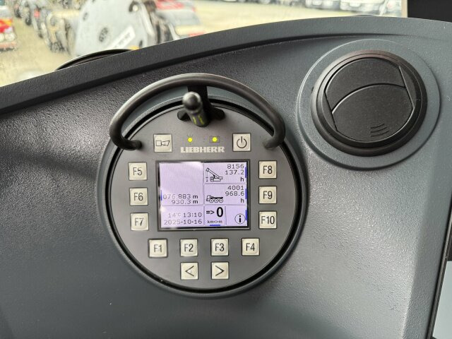 Liebherr LTM 1070-4.2 Autokran mit Spitze *TOP Zustand - Alle terrein kraan: afbeelding 5 Liebherr LTM 1070-4.2 Autokran mit Spitze *TOP Zustand - Alle terrein kraan: afbeelding 5