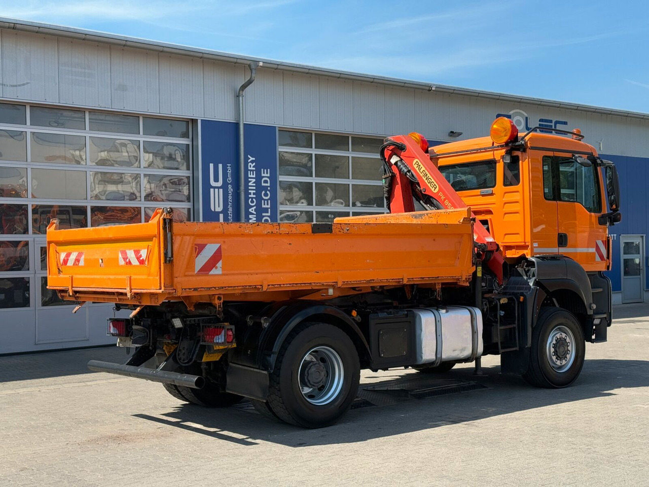 MAN TGA 18.360 4x4 Kipper Kran PALFINGER Winterd. - Kipper vrachtwagen, Kraanwagen: afbeelding 3 MAN TGA 18.360 4x4 Kipper Kran PALFINGER Winterd. - Kipper vrachtwagen, Kraanwagen: afbeelding 3