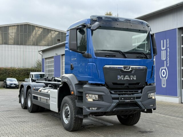 MAN TGS 26.400 6x6 Abrollkipper HIAB Optima 20S - Haakarmsysteem vrachtwagen: afbeelding 1 MAN TGS 26.400 6x6 Abrollkipper HIAB Optima 20S - Haakarmsysteem vrachtwagen: afbeelding 1