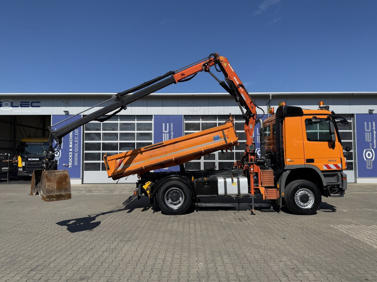 Mercedes-Benz ACTROS 2044 4x4 Kipper Kran ATLAS 65.2 A2L - Kipper vrachtwagen, Kraanwagen: afbeelding 4 Mercedes-Benz ACTROS 2044 4x4 Kipper Kran ATLAS 65.2 A2L - Kipper vrachtwagen, Kraanwagen: afbeelding 4
