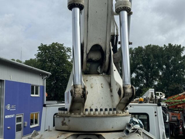 Mercedes-Benz ACTROS 3240 8x4 Betonpumpe PUTZMEISTER BSF 42 M - Betonpomp: afbeelding 2 Mercedes-Benz ACTROS 3240 8x4 Betonpumpe PUTZMEISTER BSF 42 M - Betonpomp: afbeelding 2