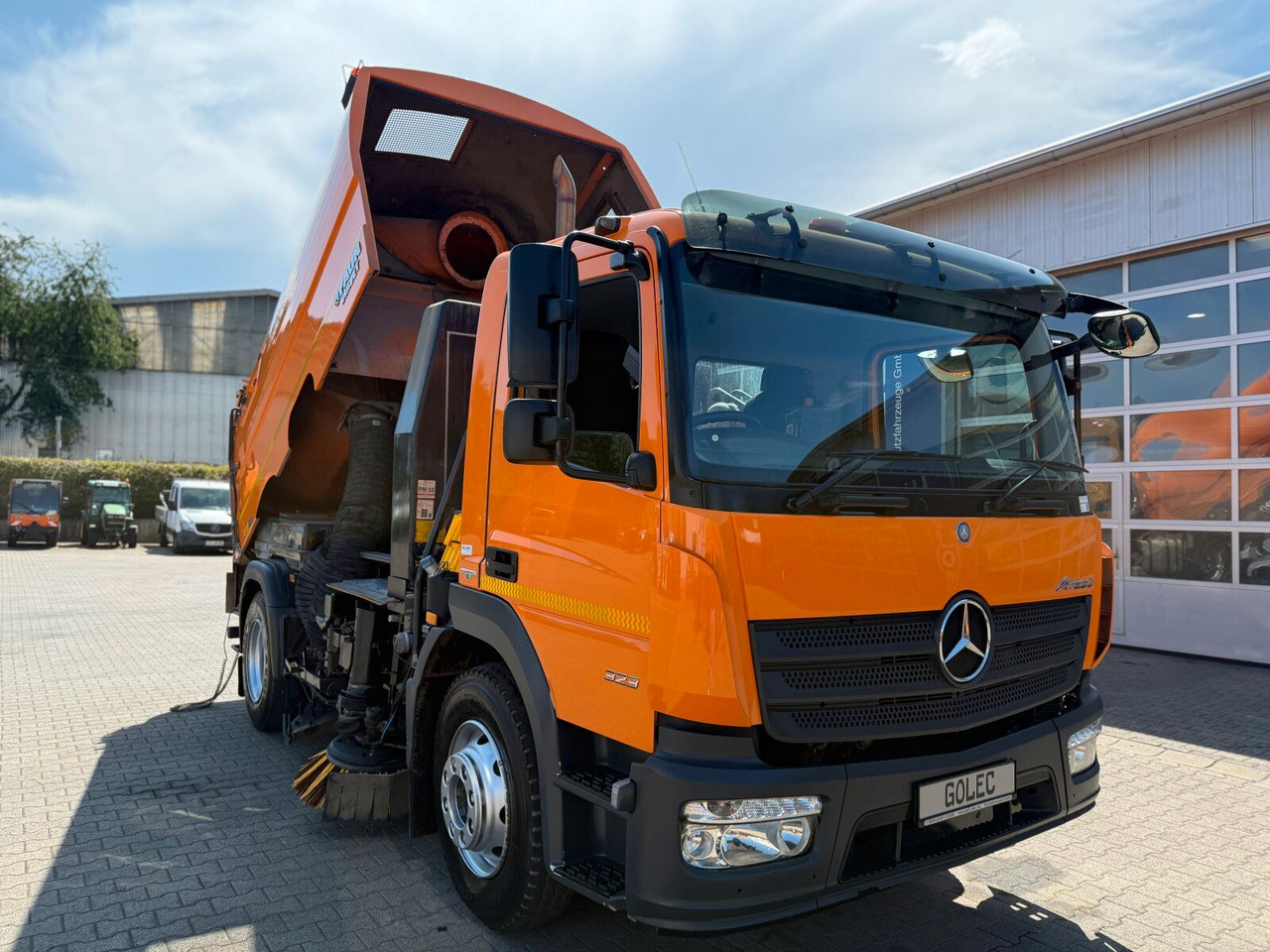 Mercedes-Benz ATEGO 1323 4x2 Kehrmaschine FAUN Viajet 6R/H - Veegwagen: afbeelding 2 Mercedes-Benz ATEGO 1323 4x2 Kehrmaschine FAUN Viajet 6R/H - Veegwagen: afbeelding 2