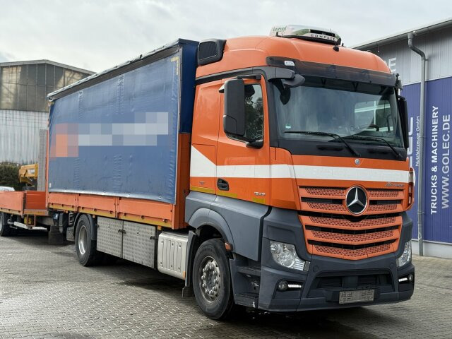 Mercedes-Benz Actros 4x2 Pritsche Plane Laderampe + Anhänger - Schuifzeilen vrachtwagen: afbeelding 1 Mercedes-Benz Actros 4x2 Pritsche Plane Laderampe + Anhänger - Schuifzeilen vrachtwagen: afbeelding 1