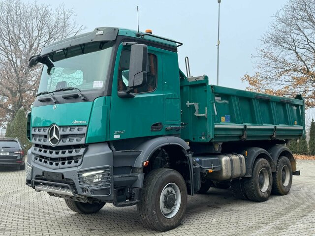 Mercedes-Benz Arocs 3351 6x6 Kipper Bordmatic Meiller - Kipper vrachtwagen: afbeelding 1 Mercedes-Benz Arocs 3351 6x6 Kipper Bordmatic Meiller - Kipper vrachtwagen: afbeelding 1