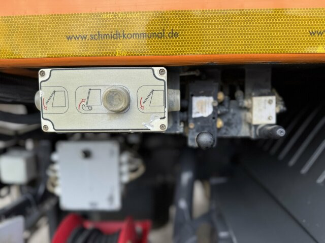 Mercedes-Benz Atego 1324 4x2 Kehrmaschine Schmidt SKF S7B 7 m³ - Veegwagen: afbeelding 5 Mercedes-Benz Atego 1324 4x2 Kehrmaschine Schmidt SKF S7B 7 m³ - Veegwagen: afbeelding 5