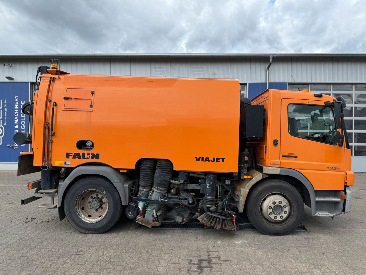 Mercedes-Benz Atego 1324 4x2 Kehrmaschine Viajet 6R/L - Veegwagen: afbeelding 2 Mercedes-Benz Atego 1324 4x2 Kehrmaschine Viajet 6R/L - Veegwagen: afbeelding 2