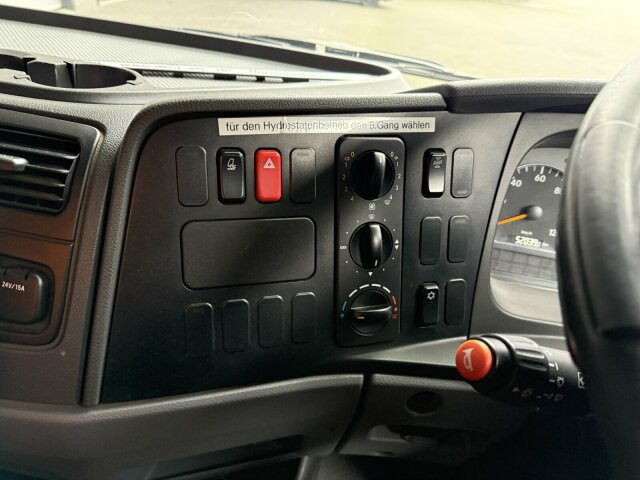 Mercedes-Benz Atego Kehrmaschine BUCHER CITYFANT 5000 - Veegwagen: afbeelding 5 Mercedes-Benz Atego Kehrmaschine BUCHER CITYFANT 5000 - Veegwagen: afbeelding 5