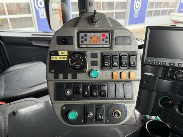 Scania P230 Kehrmaschine Johnston VT605- 6 M³ - Veegwagen: afbeelding 3 Scania P230 Kehrmaschine Johnston VT605- 6 M³ - Veegwagen: afbeelding 3