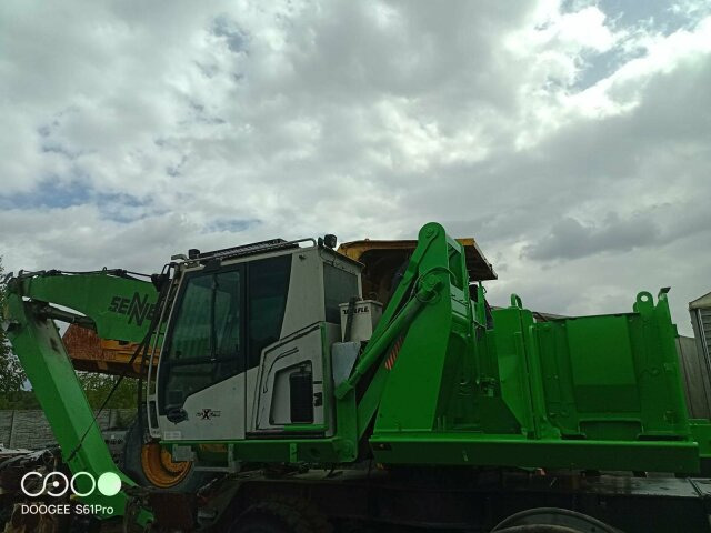 Sennebogen 818-E Umschlagbagger - 83 Ton - mit Greifer - Mobiele graafmachine: afbeelding 2 Sennebogen 818-E Umschlagbagger - 83 Ton - mit Greifer - Mobiele graafmachine: afbeelding 2