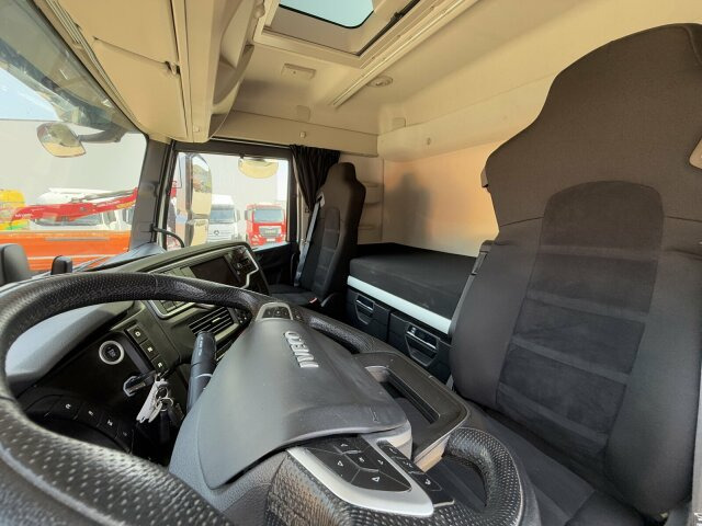 Iveco S-WAY 4x4H Zugmaschine Euro 6 *Kippauflieger - Trekker: afbeelding 5 Iveco S-WAY 4x4H Zugmaschine Euro 6 *Kippauflieger - Trekker: afbeelding 5