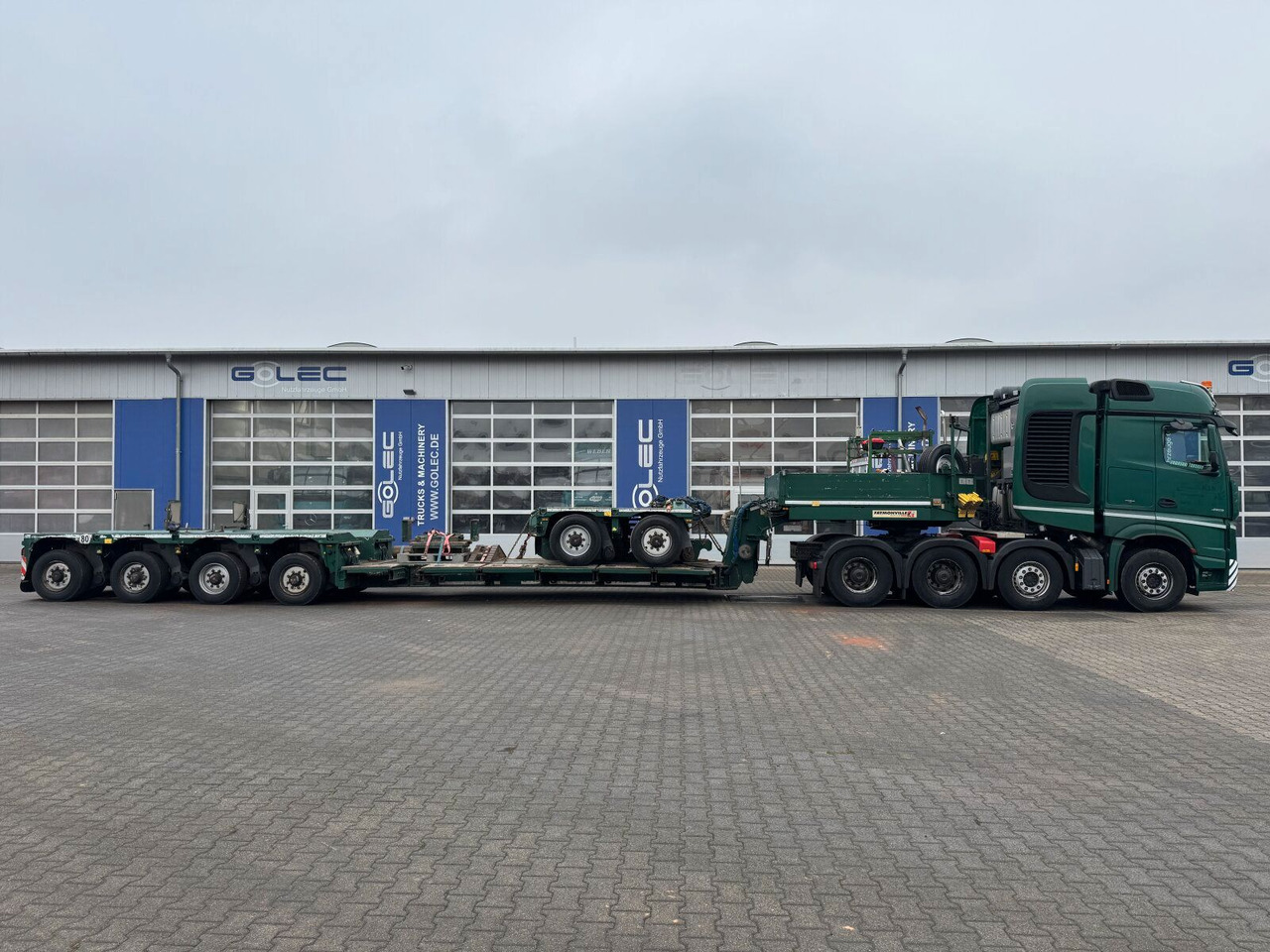 Mercedes-Benz ACTROS 4163 8x4 Schwerlast +Tieflader 4+2 *83 T - Trekker: afbeelding 4 Mercedes-Benz ACTROS 4163 8x4 Schwerlast +Tieflader 4+2 *83 T - Trekker: afbeelding 4