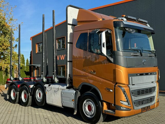Volvo FH16 750 8X4 Holztransport Alukar TOP! - Houttransport: afbeelding 1 Volvo FH16 750 8X4 Holztransport Alukar TOP! - Houttransport: afbeelding 1
