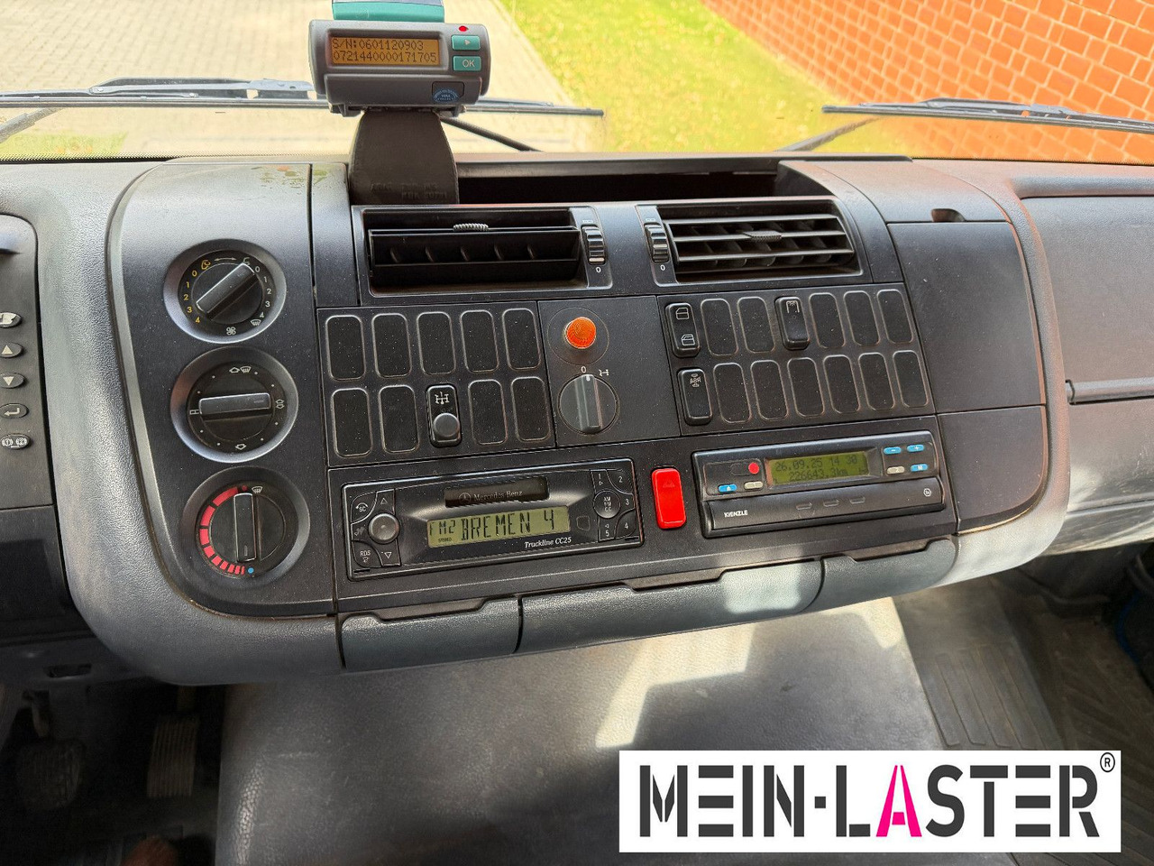 Vrachtwagen met open laadbak, Kraanwagen Mercedes-Benz 1823 Atego Atlas 105.2 1.Hand nur 226.000 km: afbeelding 8