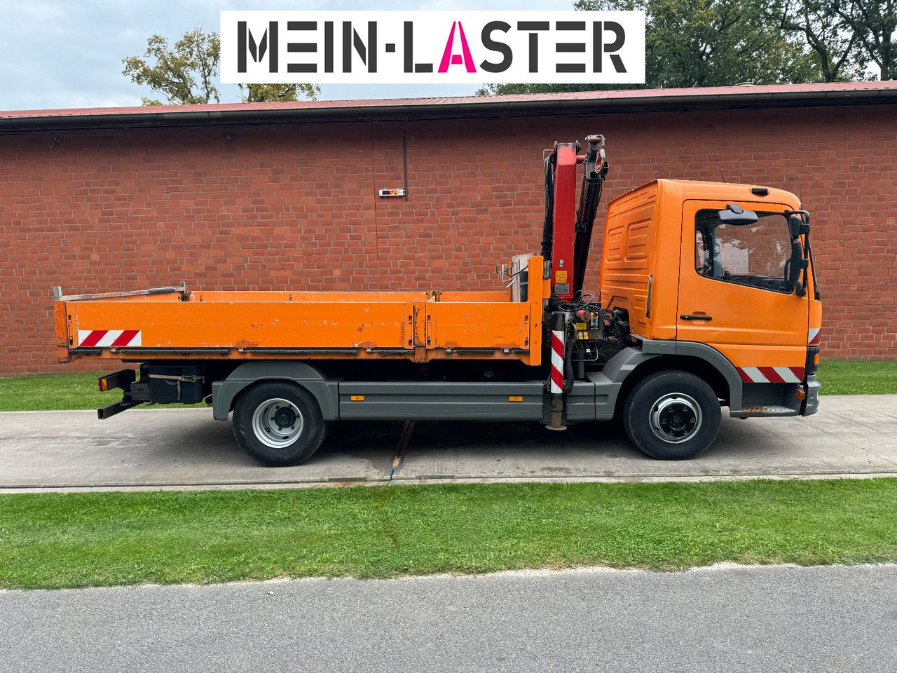 Mercedes-Benz 815 Pritsche Palfinger PK 7000 13 m Funk + AHK Mercedes-Benz 815 Pritsche Palfinger PK 7000 13 m Funk + AHK - Bestelwagen met open laadbak: afbeelding 4 Mercedes-Benz 815 Pritsche Palfinger PK 7000 13 m Funk + AHK Mercedes-Benz 815 Pritsche Palfinger PK 7000 13 m Funk + AHK - Bestelwagen met open laadbak: afbeelding 4