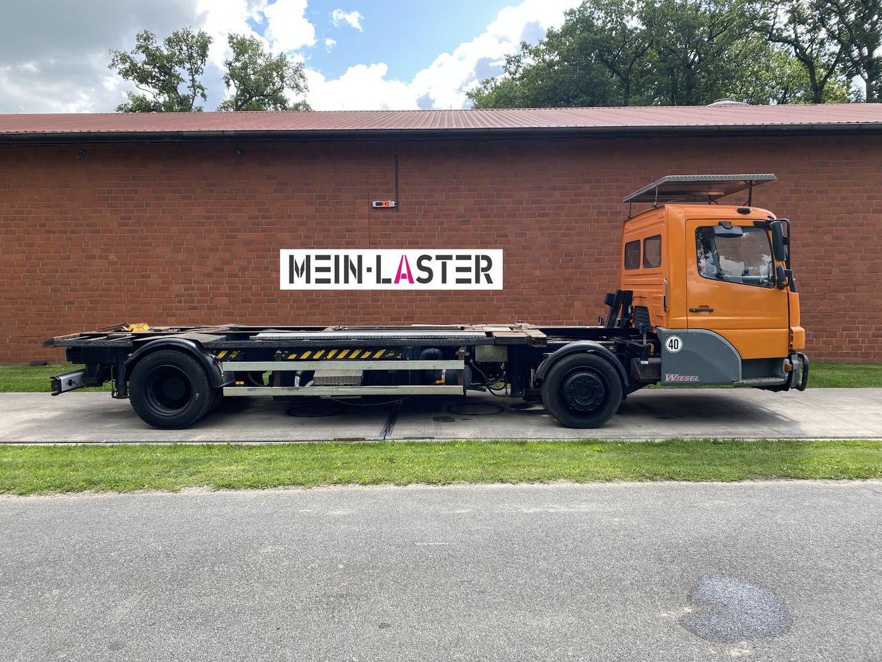 Mercedes-Benz Kamag Wiesel Umsetzter Sattelplatte - Containertransporter/ Wissellaadbak vrachtwagen: afbeelding 2 Mercedes-Benz Kamag Wiesel Umsetzter Sattelplatte - Containertransporter/ Wissellaadbak vrachtwagen: afbeelding 2