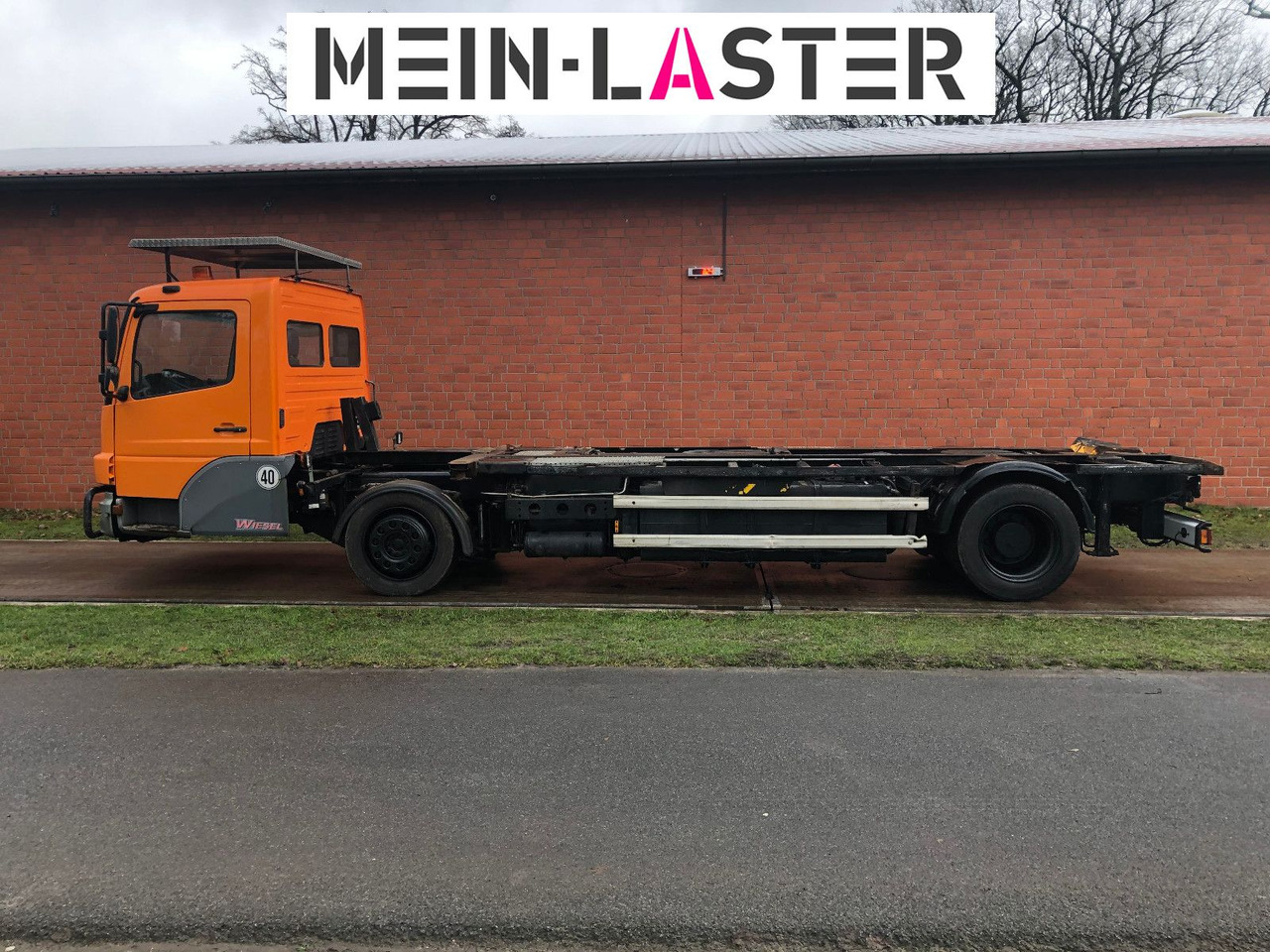 Mercedes-Benz Kamag Wiesel Umsetzter Sattelplatte - Containertransporter/ Wissellaadbak vrachtwagen: afbeelding 5 Mercedes-Benz Kamag Wiesel Umsetzter Sattelplatte - Containertransporter/ Wissellaadbak vrachtwagen: afbeelding 5