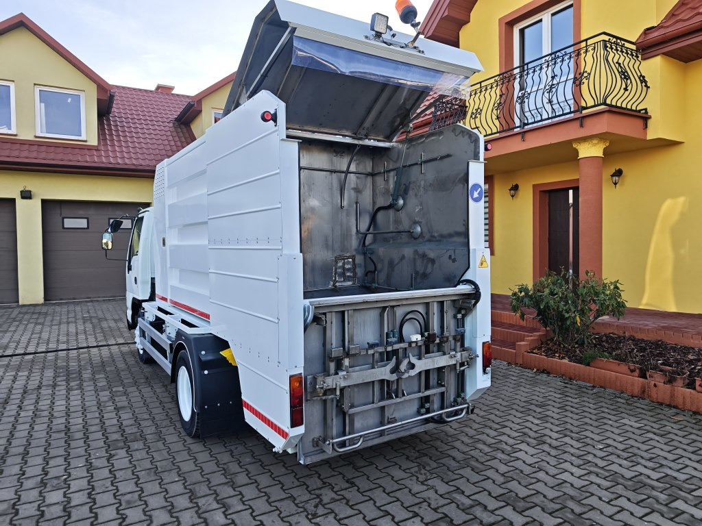 Isuzu MYJKA N-Series Container washer laveuse lavacassonetti - Vuilniswagen: afbeelding 3 Isuzu MYJKA N-Series Container washer laveuse lavacassonetti - Vuilniswagen: afbeelding 3