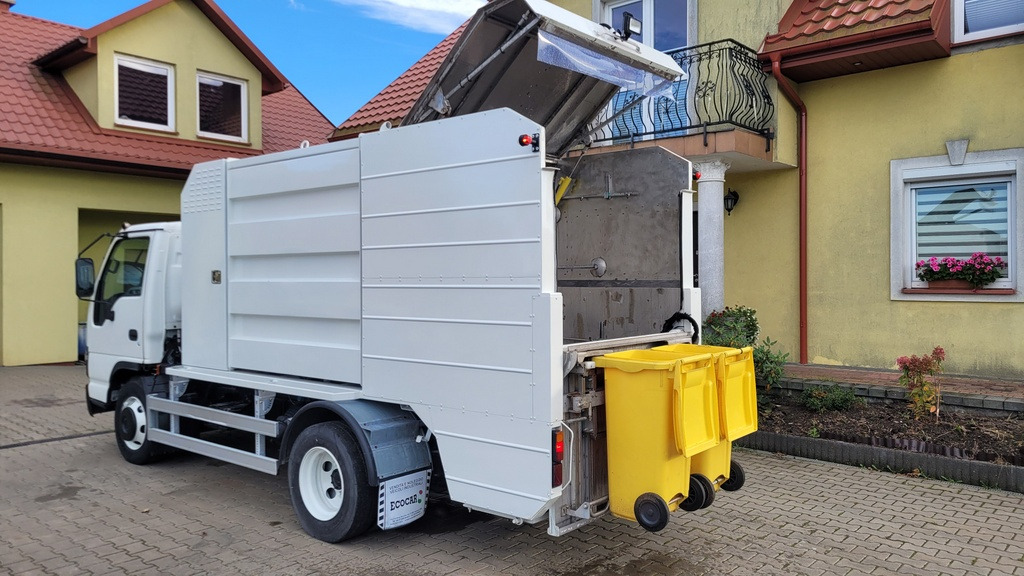 Isuzu MYJKA N-Series Container washer laveuse lavacassonetti - Vuilniswagen: afbeelding 1 Isuzu MYJKA N-Series Container washer laveuse lavacassonetti - Vuilniswagen: afbeelding 1